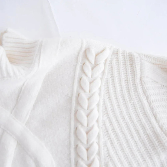 Elizabeth and James Cream Cable Knit Slightly Cropped Mockneck Sweater Med - Picture 10 of 12